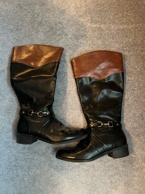 Rampage Two-Tone Black and Brown Boots